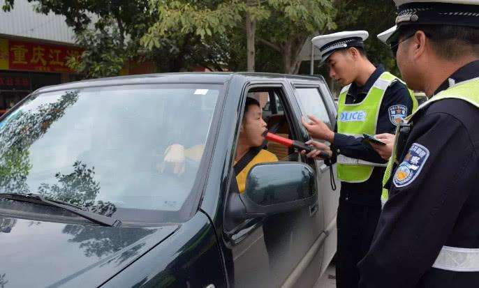 中秋節期間, 將嚴查這四種交通違章行為, 一經發現吊銷駕證
