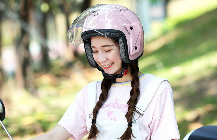 新國標(biāo)電動(dòng)自行車要戴頭盔嗎