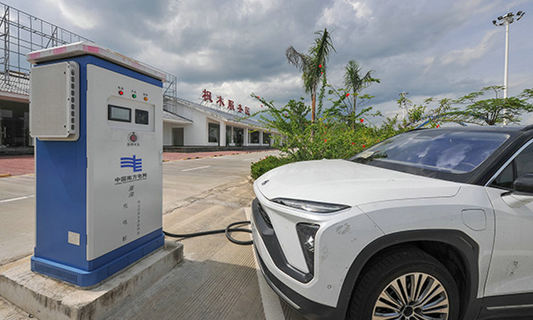 在高速服務區車沒電了怎么辦
