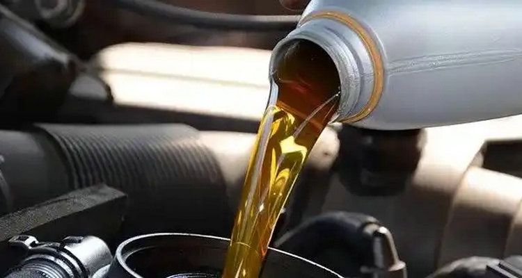 換機(jī)油后發(fā)動(dòng)機(jī)抖動(dòng)是什么原因