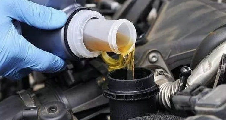 汽車長時(shí)間不換機(jī)油有什么影響