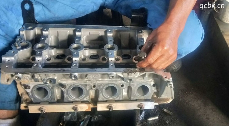 車輛燒機(jī)油對發(fā)動(dòng)機(jī)有什么危害