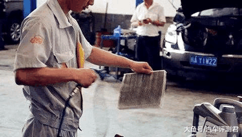 汽車開空調耗油？修車工說漏嘴，一個小動作，既制冷還省油！