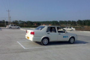 駕校學(xué)車多少錢 價格3000-10000元之間（駕駛類型不同費(fèi)用不同）