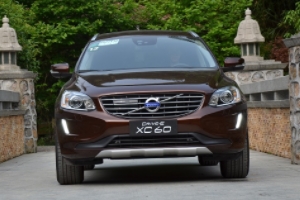 沃爾沃xc60怎么樣 加速動力強、車身油耗低、車內空間效果好