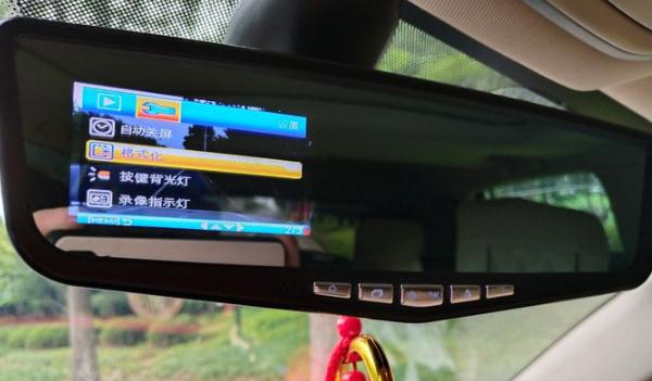 行車記錄儀按鍵說明，簡單易操作