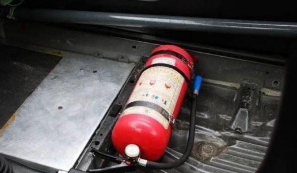 買車后必備的車品清單，緊急時候很實用（清單內容不能少）
