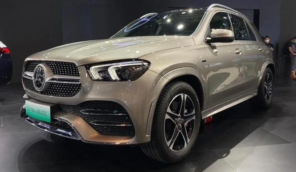 奔馳suv全部車型價格 在售的、停售的車型共有29款（最低報價27萬起）