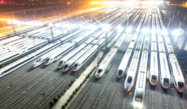 動車和高鐵有什么區別，有四個明顯的區別（車次/速度/鐵軌/行駛要求）