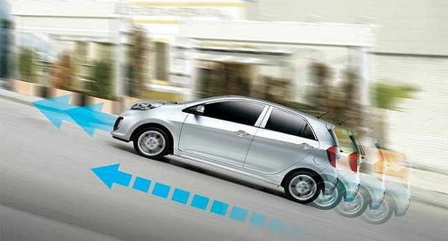 自動駐車功能怎么操作才是正確使用，避免溜車的危險和尷尬