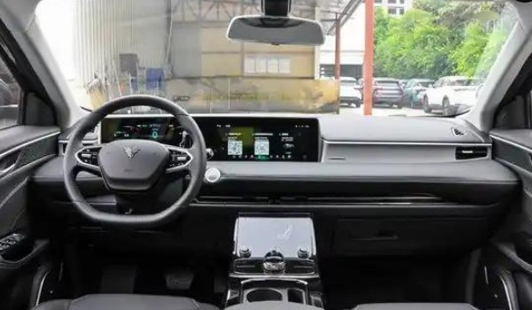 哪吒u新能源車價(jià)格 新車售價(jià)12萬一臺(tái)(分期首付3萬)