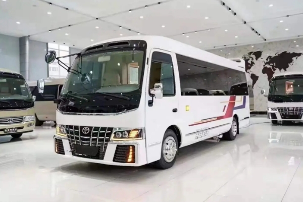 豐田考斯特9座商務(wù)車多少錢，市場報價90萬起（裸車最高優(yōu)惠12萬）