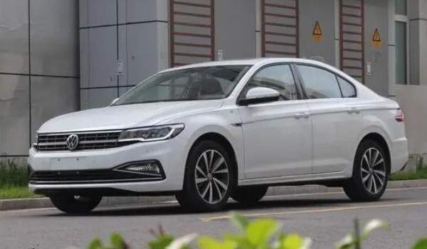 寶來車怎么樣 車身長達4.6米(搭載1.4T發動機)