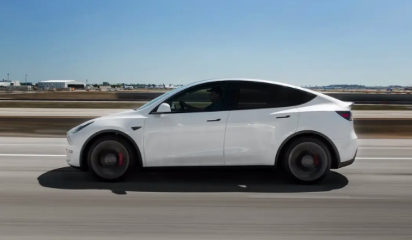 特斯拉suv價(jià)格 Model y/ Model x售價(jià)31.69-100.00萬(wàn)元（只有兩款車型）