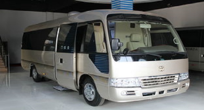 豐田考斯特10座商務(wù)車價(jià)格，需求不同價(jià)格也不同可量身定制