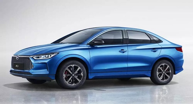 比亞迪e3純電動車價格，補貼后售價14.98萬續(xù)航401公里