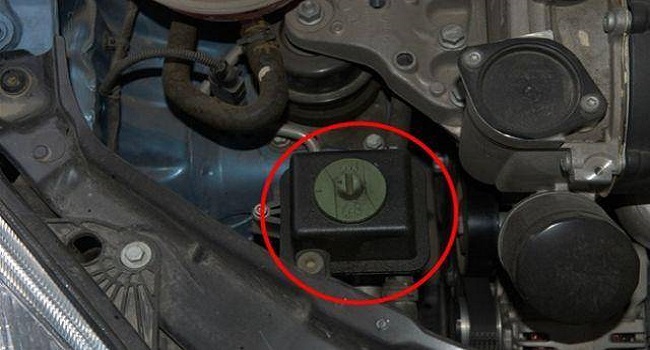 變速箱油多長時間換一次，不同車型更換時間不同根據保養手冊說明進行更換