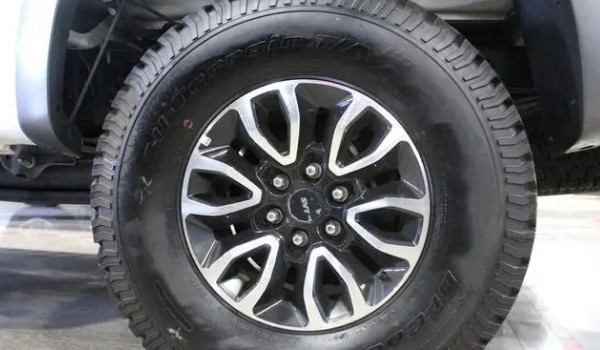 f150輪胎型號(hào)規(guī)格多少 尺寸為315/70 r17(胎寬315mm)