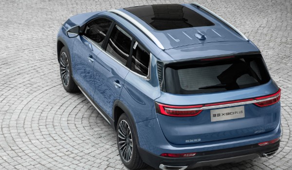 捷途x90plus和瑞虎8plus哪個(gè)好 x90plus車(chē)長(zhǎng)4.8米(價(jià)格便宜)