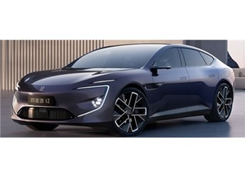 愛游小姐姐的自由之旅 ——《100個大廠小姐姐開什么車》 封面圖