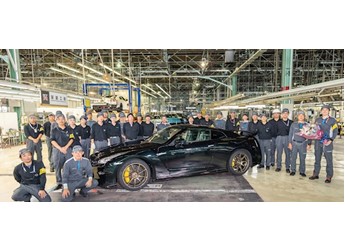 一代戰(zhàn)神落幕！日產(chǎn)R35 GT-R最后一臺(tái)車(chē)在日本下線 封面圖