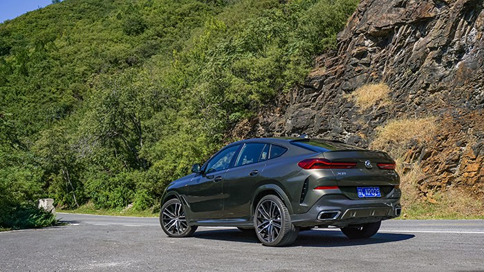 全副武裝的德系戰艦 BMW全新X6評測 