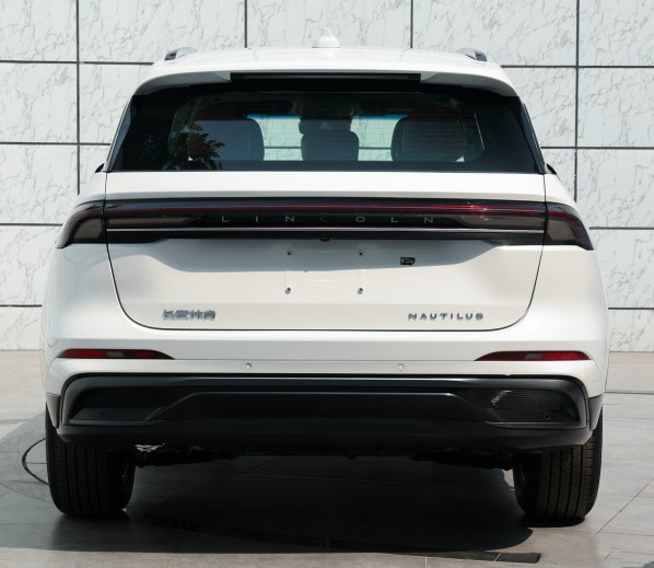 外觀大變樣!全新林肯航海家路試車曝光 采用全新設計語言